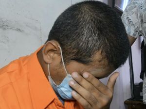 Alibi Godaan Setan Ustaz Pedofil hingga Paksa Siswa Onani Alibi Godaan Setan Ustaz Pedofil hingga Paksa Siswa Onani
