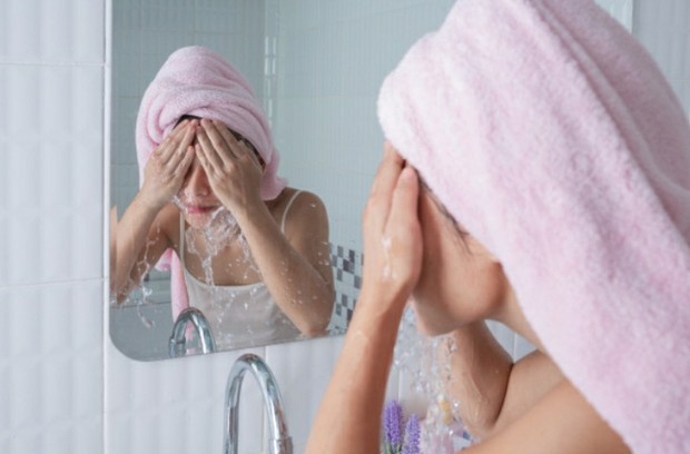 washing face | pict : freepik.com
