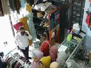 Penjaga Toko Baju di Kota Probolinggo Kena Hipnotis, Uang dan HP Raib Penjaga Toko Baju di Kota Probolinggo Kena Hipnotis, Uang dan HP Raib