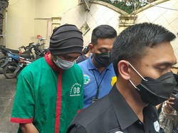 Anji Beri Energi Positif ke Pasien Lain di RSKO