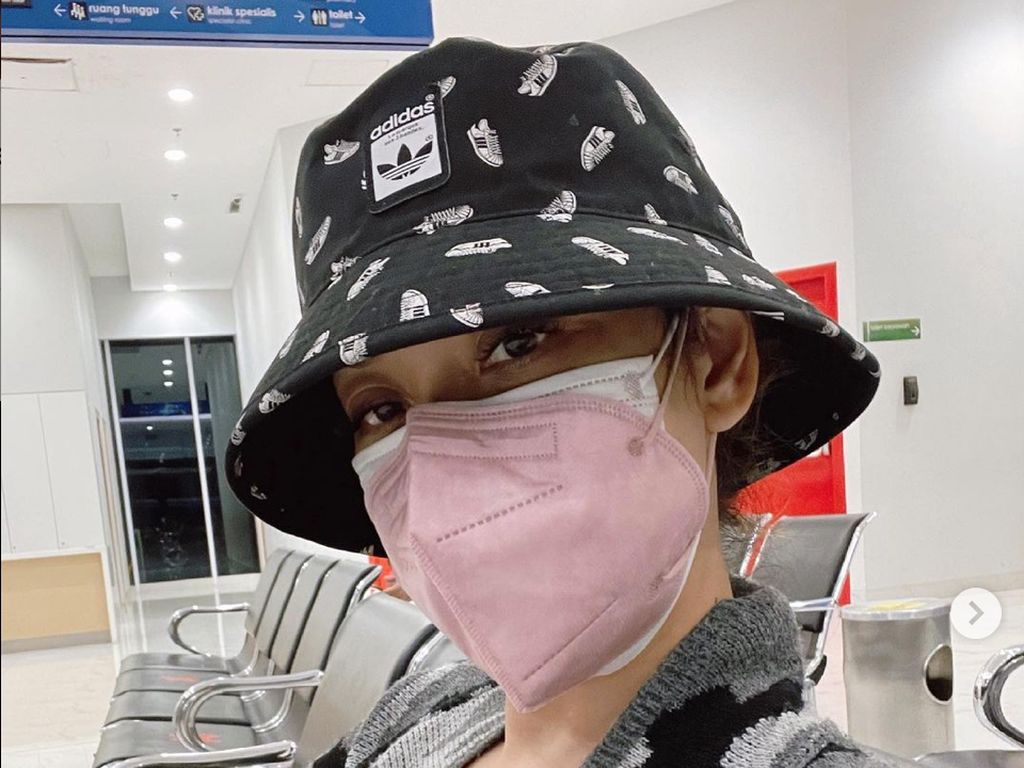 6 Artis Indonesia Ini Tengah Berjuang Lawan COVID-19, Ada yang Dirawat di RS 6 Artis Indonesia Ini Tengah Berjuang Lawan COVID-19, Ada yang Dirawat di RS