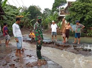 Banjir Genangi Empat Desa di Banyuwangi Banjir Genangi Empat Desa di Banyuwangi