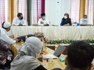 Detik-detik Bupati Aceh Besar Tegur Utusan Kemenkes Gegara Hijab