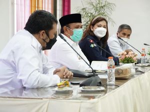Profil Bupati Aceh Besar yang Tegur Utusan Kemenkes karena Tak Berhijab Profil Bupati Aceh Besar yang Tegur Utusan Kemenkes karena Tak Berhijab