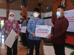 Ratusan Petani Porang Trenggalek Terima Pinjaman Modal Rp 5,7 Miliar