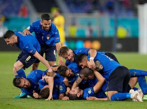 Oezil: Italia Mainnya Keren Banget!