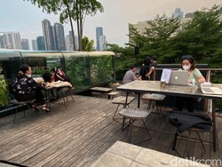 Menikmati Senja di Rooftoop Sambil Dinner di Restoran Egghotel