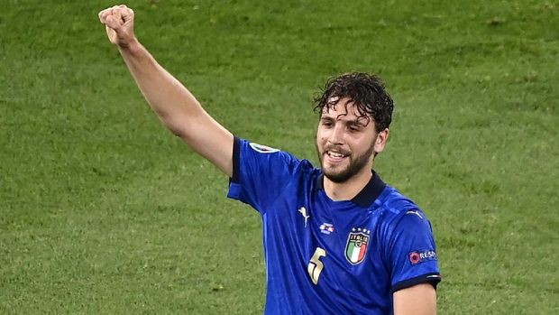 Soccer Football - Euro 2020 - Group A - Italy v Switzerland - Stadio Olimpico, Rome, Italy - June 16, 2021 Italy's Manuel Locatelli celebrates scoring their first goal Pool via REUTERS/Riccardo Antimiani