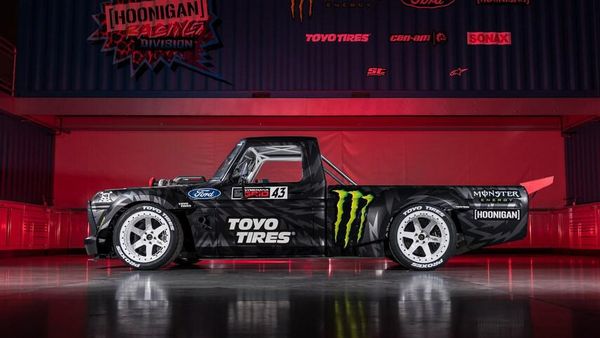 Mobil Ken Block Ini Dijual!