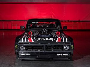 Mobil Balap Pick-Up Ford F-150 Ken Block Dijual!