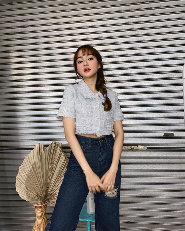 OOTD Fashion Korea ala Indah Kusuma/sumber: www.instagram.com/indahkus_/ Tampil manis bak eonni Korea ala Indah Kusuma.