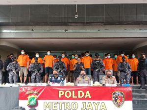 Polda Metro Ungkap 4 Kelompok Pungli di Pelabuhan Priok, 24 Orang Ditangkap Polda Metro Ungkap 4 Kelompok Pungli di Pelabuhan Priok, 24 Orang Ditangkap