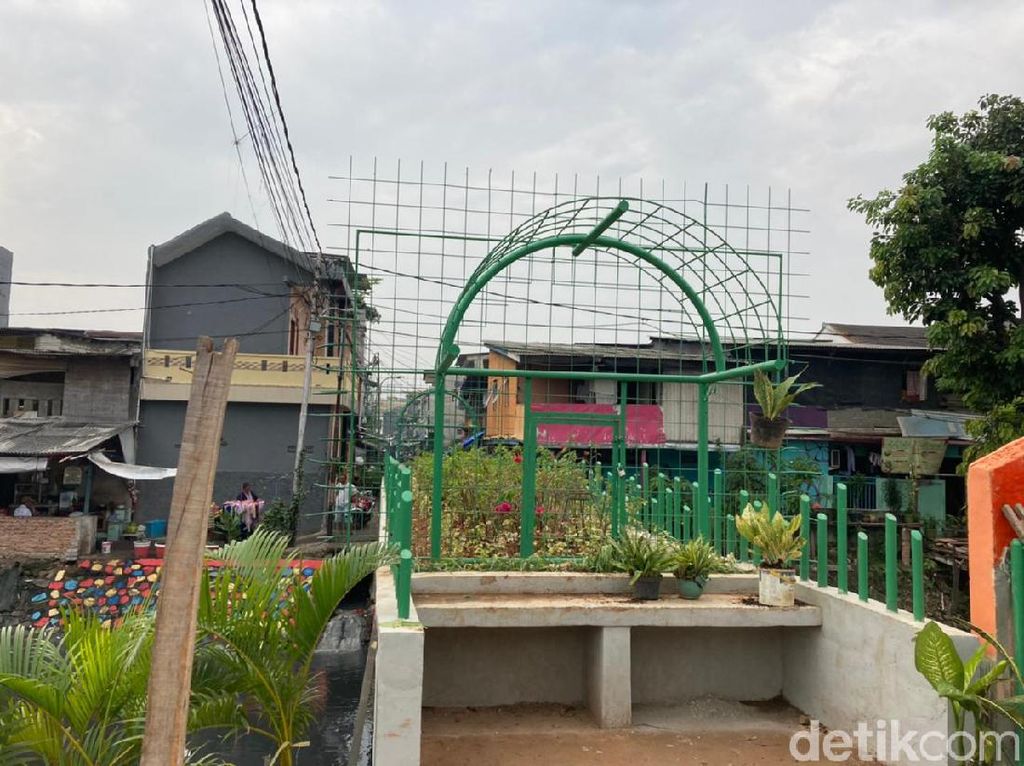 Taman di Jembatan Kota Paris Sudah Selesai, Tinggal Serah-Terima Taman di Jembatan Kota Paris Sudah Selesai, Tinggal Serah-Terima