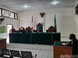 Bawa 25 Kg Sabu dari Aceh-Sumsel, Taufik Hidayat Divonis Mati