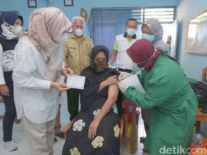 Serapan Vaksinasi Tertinggi Se-Jatim, Bupati Ipuk: Terus Tegakkan Prokes