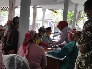 Kasus COVID-19 Melonjak, Satgas Kab Pasuruan Gencarkan Antigen-Vaksinasi Kasus COVID-19 Melonjak, Satgas Kab Pasuruan Gencarkan Antigen-Vaksinasi