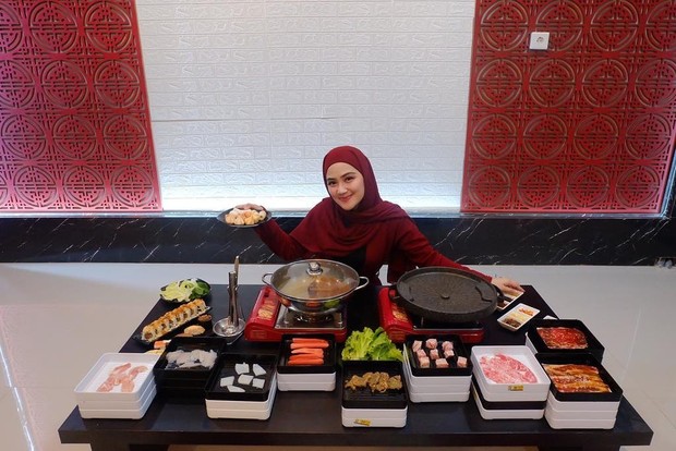 Ilustrasi makan saat perut kosong/instagram.com/oppagalbi_makassar Ilustrasi makan saat perut kosong di AYCE supaya gak rugi/instagram.com/oppagalbi_makassar