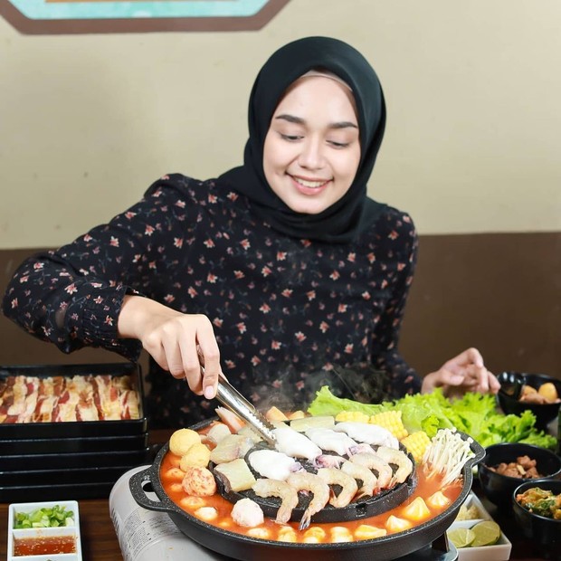 Ilustrasi makan/instagram.com/sogogishabu Ilustrasi makan nasi sebaiknya secukupnya supaya tidak mudah kenyang/instagram.com/sogogishabu