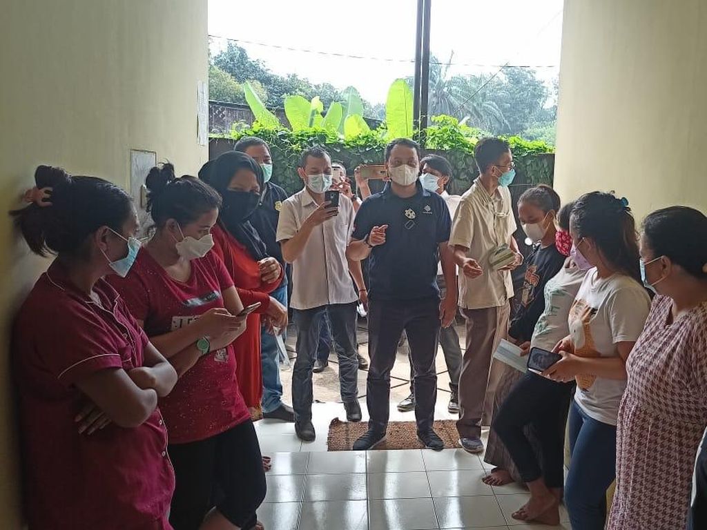 Kemnaker Gagalkan Pengiriman 11 Calon Pekerja Migran Ilegal di Jaktim Kemnaker Gagalkan Pengiriman 11 Calon Pekerja Migran Ilegal di Jaktim