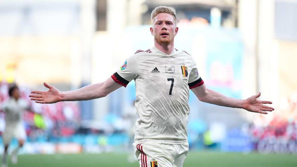 Gelandang Belgia, Kevin De Bruyne., merayakan gol ke gawang Denmark. (Foto: Stuart Franklin/Getty Images)