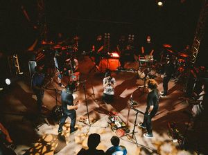 Pecah! Jamrud-Kunto Aji Kawinkan Musik Rock dan Jazz