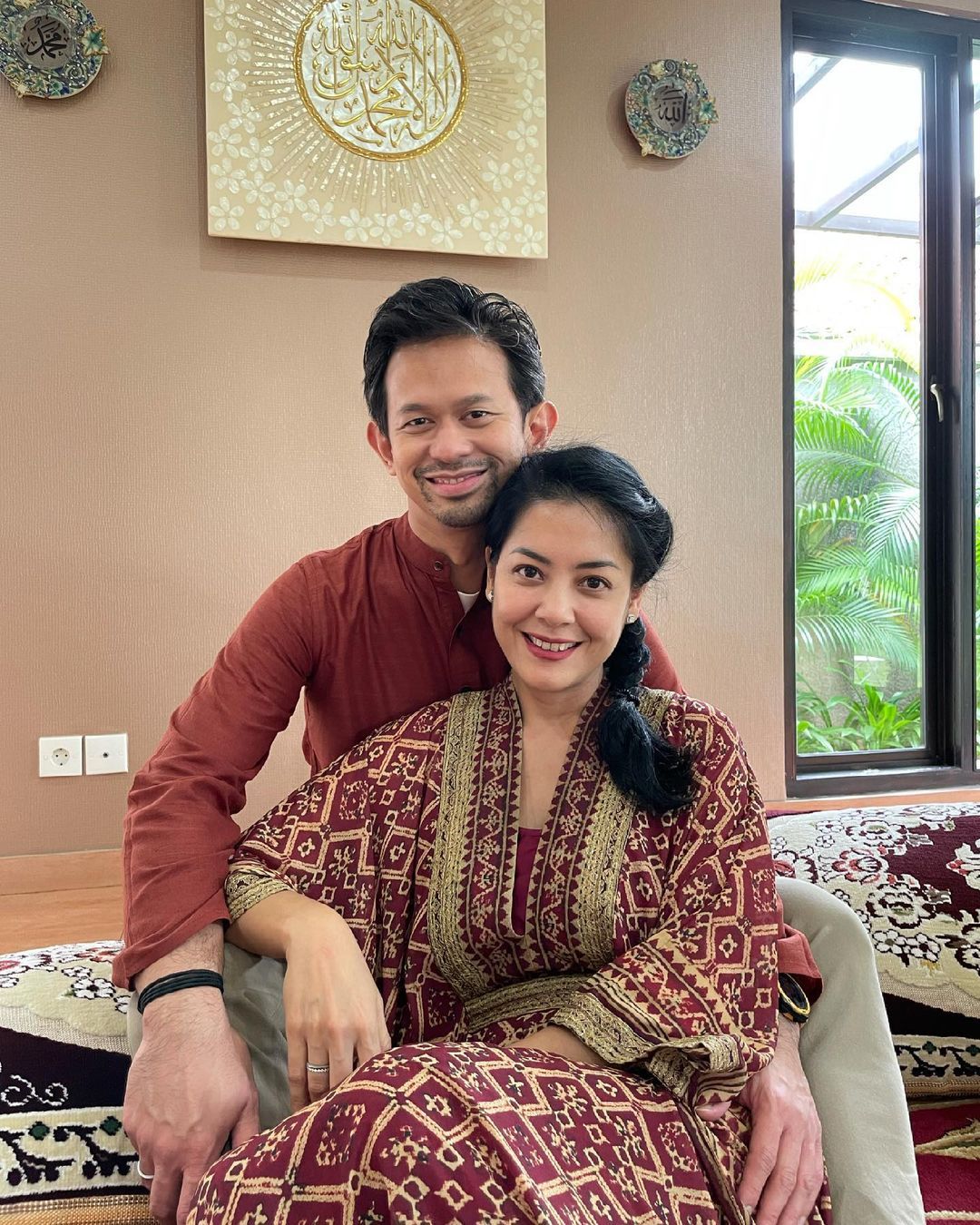 Lulu Tobing dan Suami