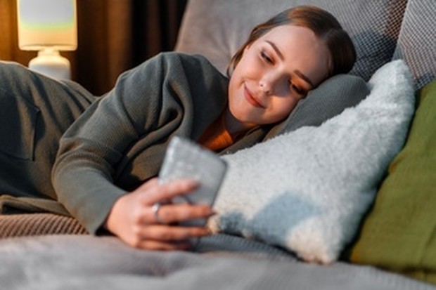 mengatasi kecanduan media sosial