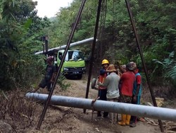 Warga Kampung di Sukabumi Selatan Segera Menikmati Listrik