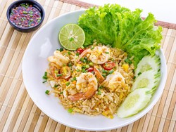Resep Nasi Goreng Udang Bawang yang Gurih Nampol