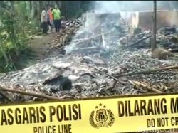 Dipicu Cekcok soal Cangkul, Anak Bakar Rumah Orang Tua di Tasikmalaya