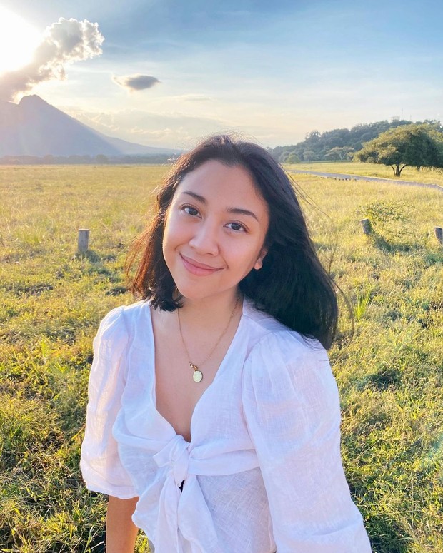 Sherina Munaf sedang berada di suana alam yang menakjubkan/instagram.com/sherinasinna