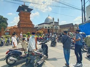 Masih Ada Masjid di Kudus Gelar Jumatan Saat Zona Merah Corona