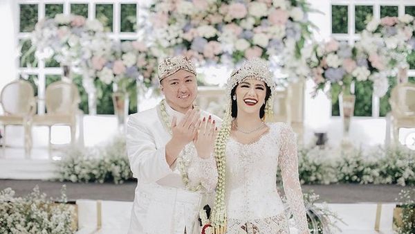 10 Foto Mantan Cantik Rizky Billar, Sudah Nikah dengan Pria 14 Tahun Lebih Tua