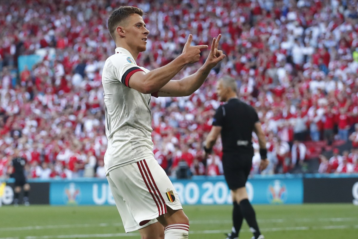 Saatnya Thorgan Hazard Curi Panggung Eden Hazard (AP/Wolfgang Rattay)