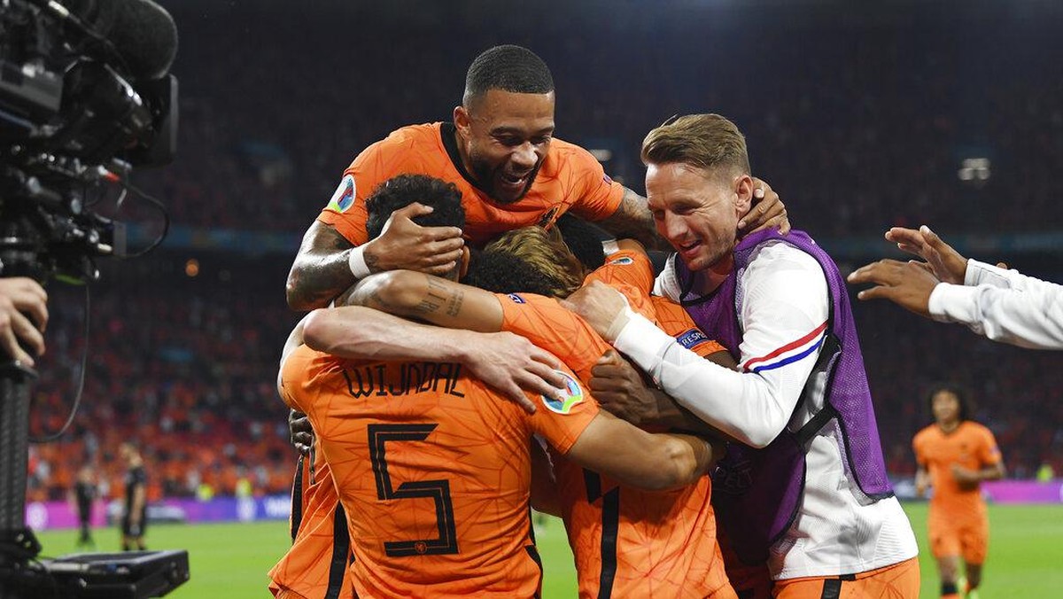 Sudah ada tiga tim yang lolos ke 16 besar Euro 2020 (AP/John Thys)