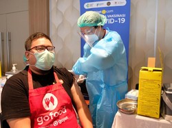 Fasilitasi Ribuan Mitra GoFood, Program Vaksinasi Gojek Makin Masif