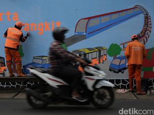 Warna-warni Mural Sambut HUT DKI Jakarta Ke-494