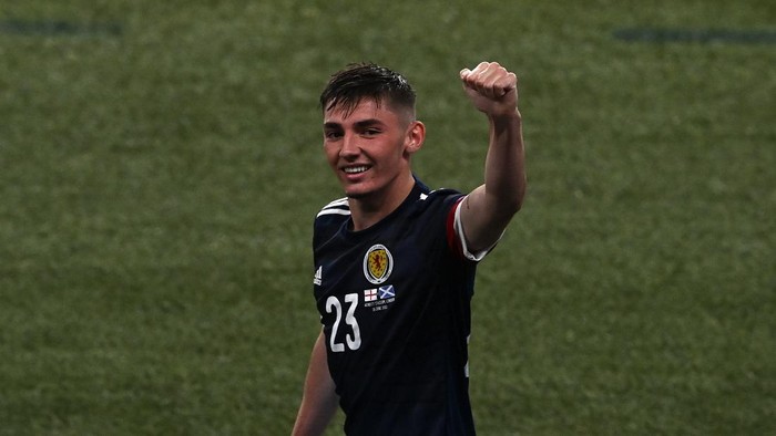 Scotlands Billy Gilmour, left, and Englands Phil Foden vie for the ball during the Euro 2020 soccer championship group D match between England and Scotland at Wembley stadium in London, Friday, June 18, 2021. (Carl Recine/Pool Photo via AP)
