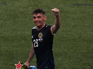 Napoli Berburu Billy Gilmour Napoli Berburu Billy Gilmour
