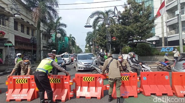 Buka Tutup Jalan di Bandung Imbas Corona Mengganas Sampai  