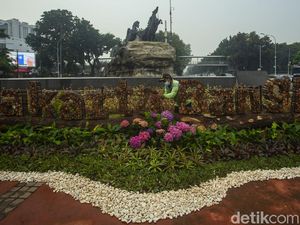 Dekorasi Jakarta Bangkit Percantik Kawasan Patung Kuda
