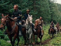 Sinopsis Film Hostiles, Film Rosamund Pike di Bioskop Trans TV Hari Ini