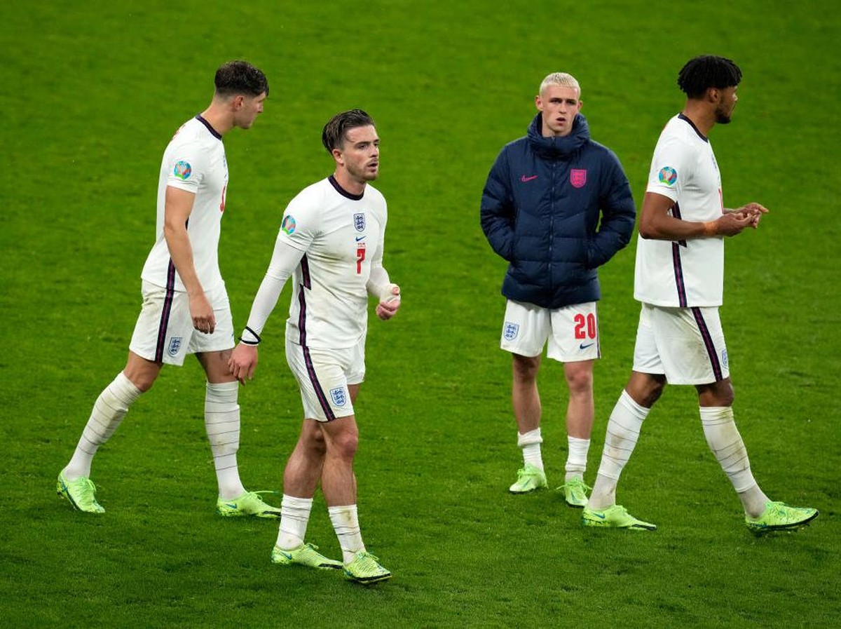 Skuad Timnas Inggris lesu usai ditahan Skotlandia tanpa gol di Stadion Wembley, London, Sabtu (19/6) dini hari WIB. (Foto: Matt Dunham - Pool/Getty Images)