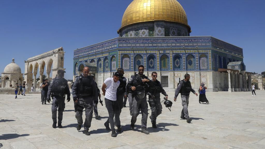 10 Warga Palestina Ditangkap Israel Imbas Bentrok di Masjid Al-Aqsa