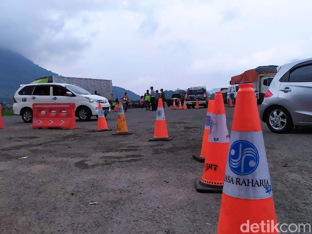 PPKM Level 2-4 Diperpanjang, Penyekatan di Jabar Masih Berlaku? PPKM Level 2-4 Diperpanjang, Penyekatan di Jabar Masih Berlaku?
