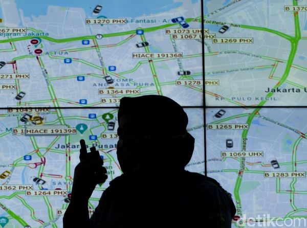 Kerja Keras Pegawai Ambulans Gawat Darurat