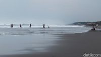 Ketika Pelaku Wisata Pantai Parangtritis Gigit Jari