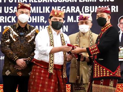 Ketika Zulhas Angkat Erick Thohir Sebagai Adik