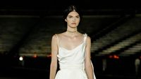 Foto Fashion Show Dior Cruise 2022, Saat Para Model Tampil bak Dewi Yunani