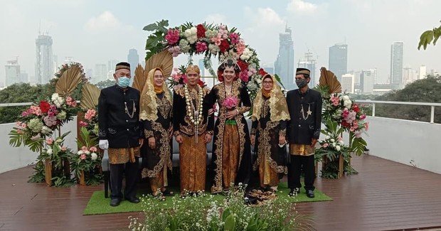 Pernikahan outdoor di daima-norwood hotel / sumber : instagram.com/daimanorwoodhotelmenteng Pernikahan outdoor di daima-norwood hotel / sumber : instagram.com/daimanorwoodhotelmenteng